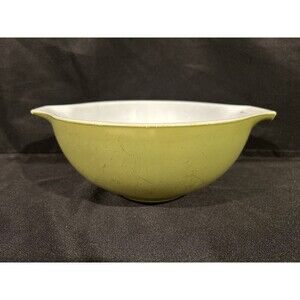 Vintage PYREX 443 Cinderella Round Mixing Bowl  Verde Green Avocado 2 1/2 Qt
